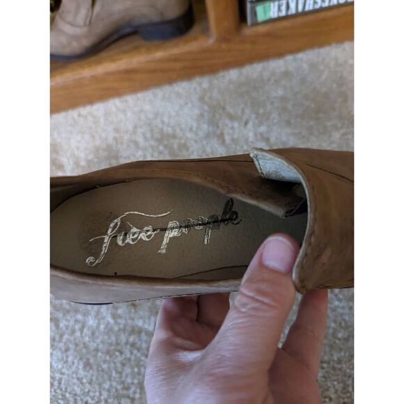Free people Brady slip on taupe leather pointed toe loafer euc sz 7 - Picture 7 of 7